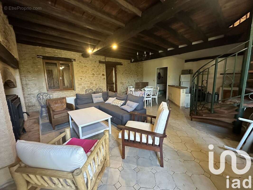 Photo 5 - Maison à SAINT-LEON-SUR-VEZERE