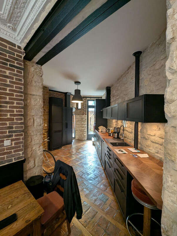 Appartement à PARIS-14E