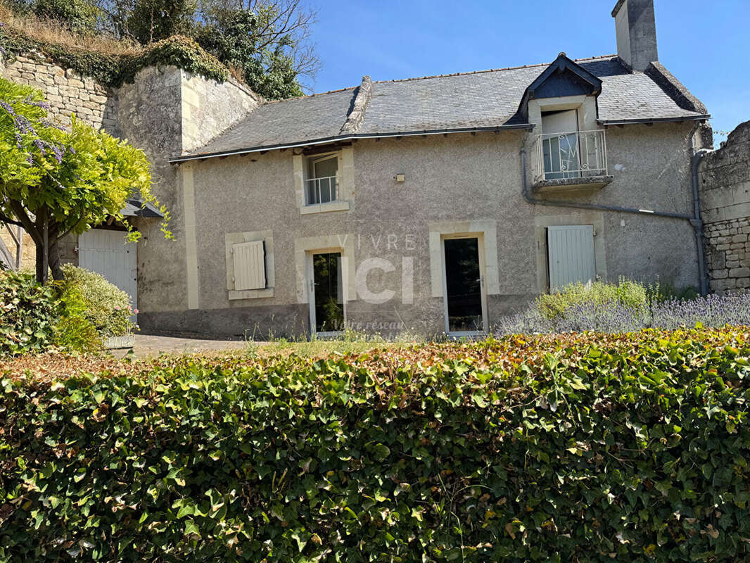 10 minutes au sud de Saumur, propriété en bordure de rivière - photo 2
