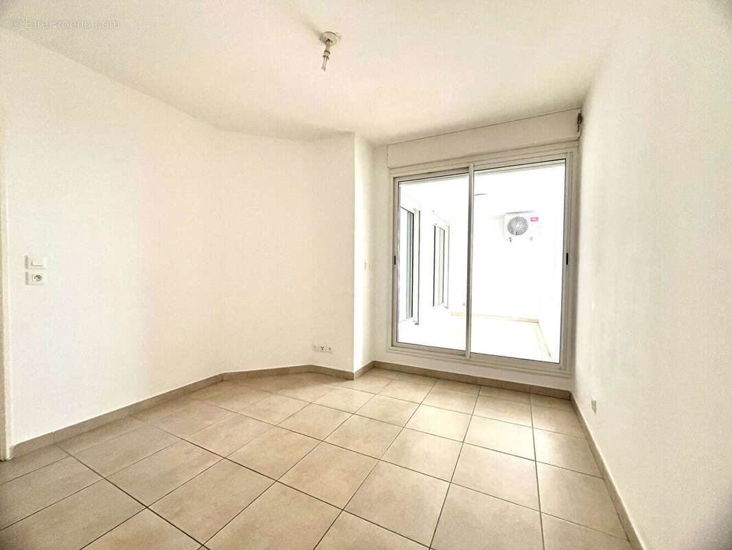 T3 avec terrasse, résidence sécurisée ? Centre-ville de La Possession - photo 2