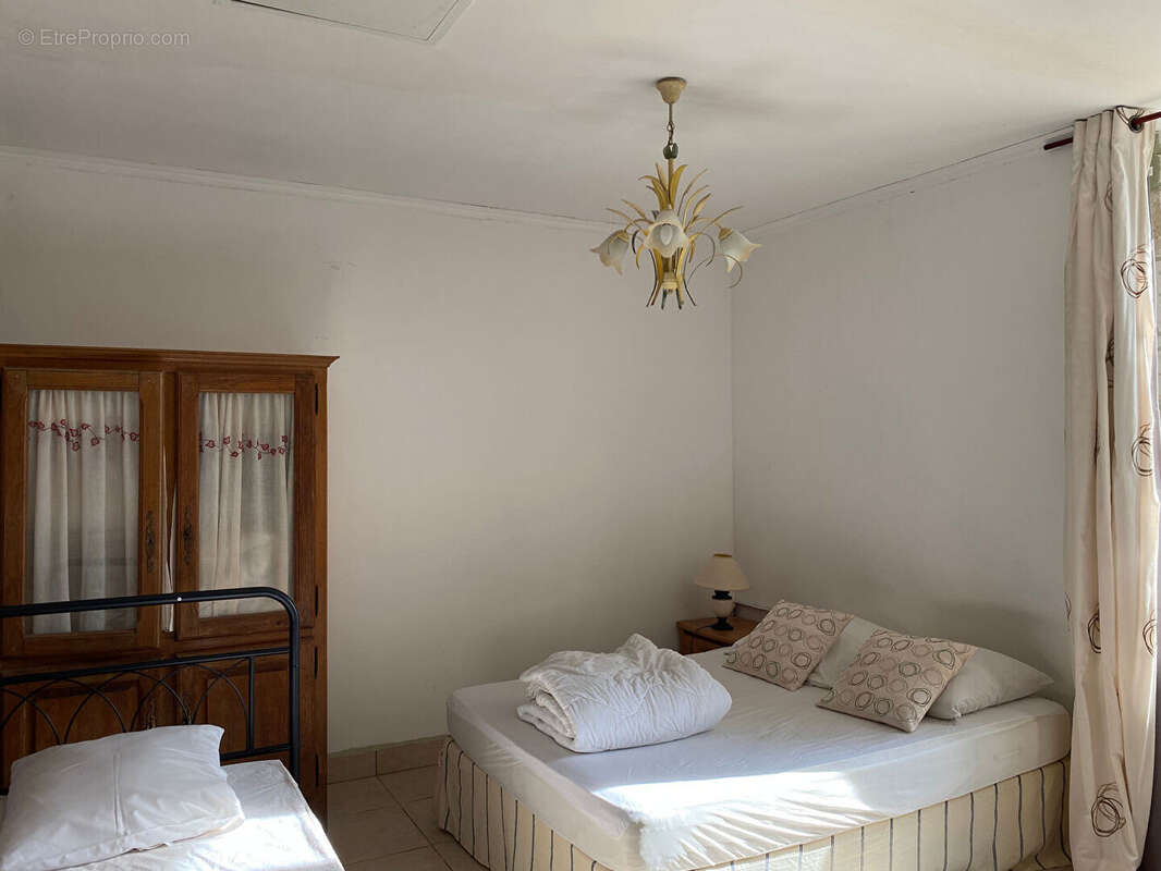 Maison à SAINT-PIERRE-DE-COLE