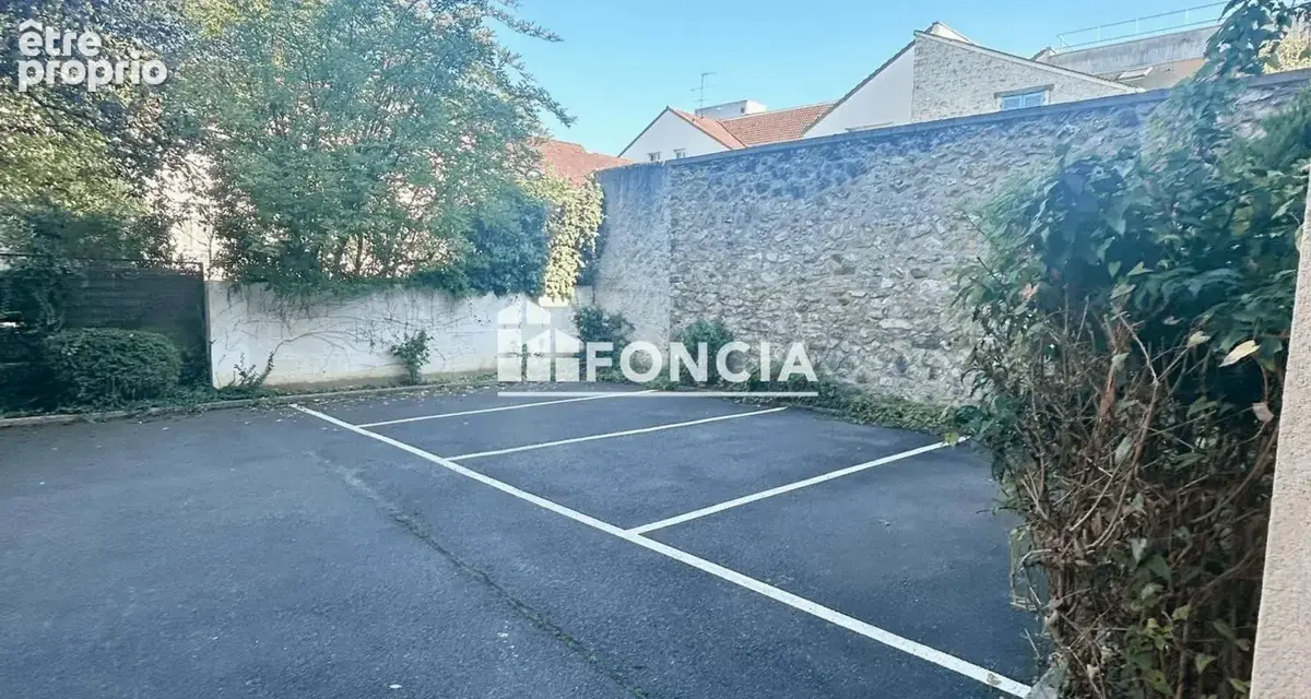 Parking à SARTROUVILLE