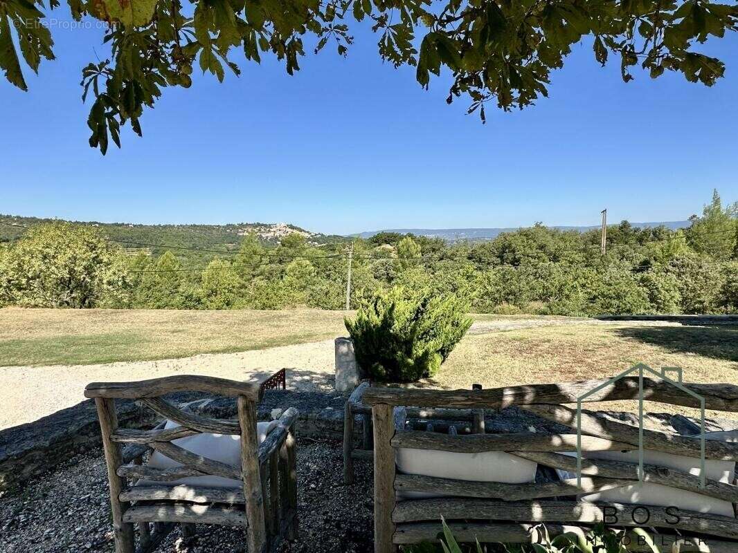 Maison à BONNIEUX