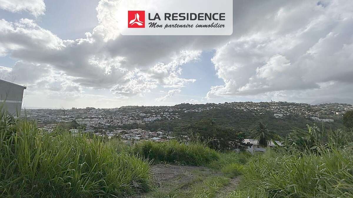 Terrain à FORT-DE-FRANCE