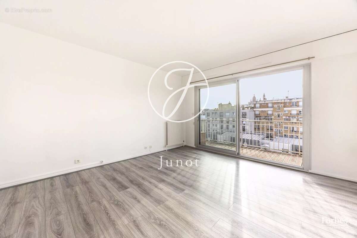 Appartement à PARIS-18E