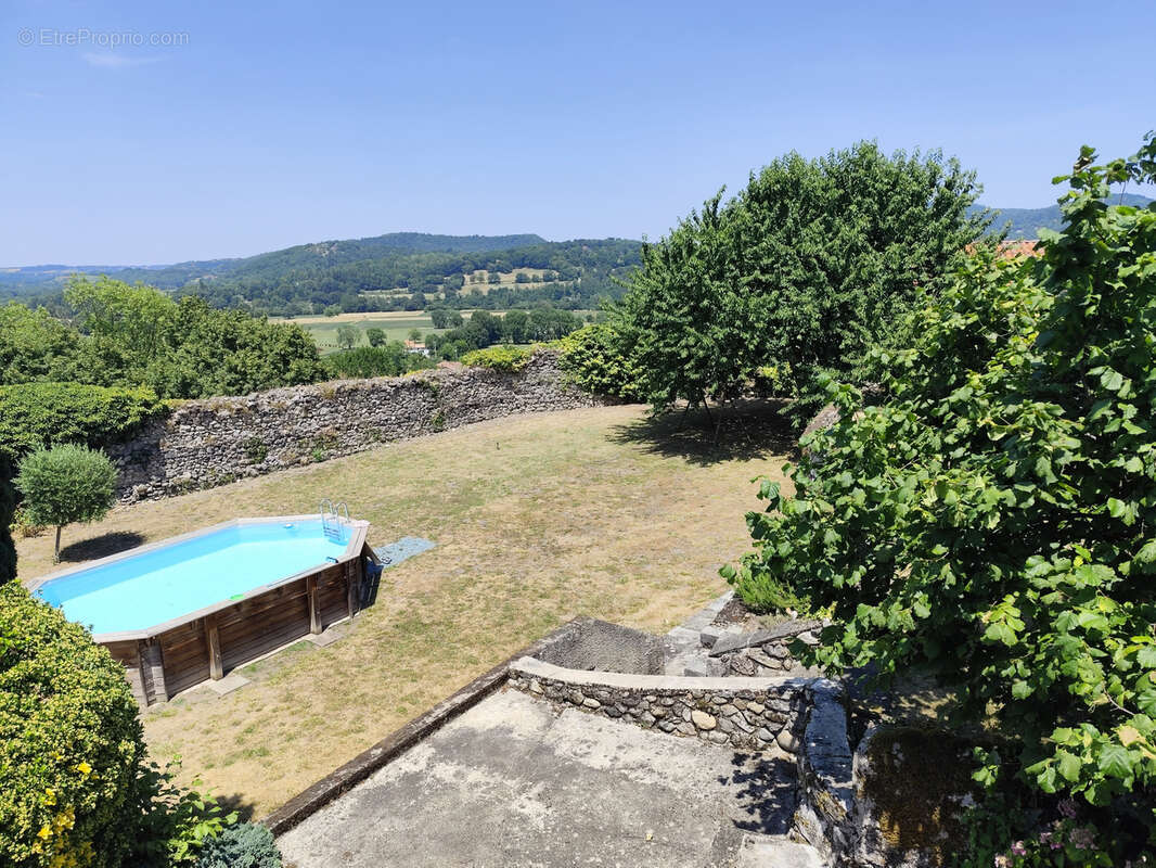 Maison 184,6 m2 avec appartement T2 et piscine centre de ST BERTRAND DE COMMINGES - photo 2