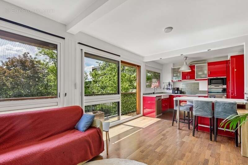 Appartement à LA CELLE-SAINT-CLOUD