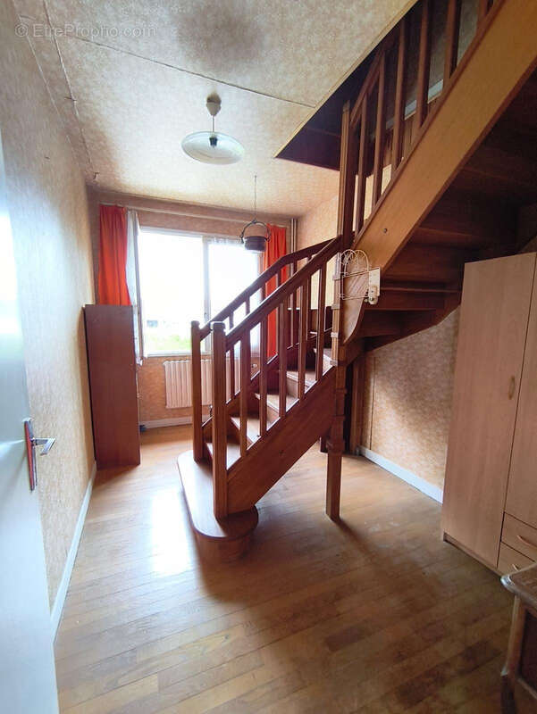 Maison familiale avec sous-sol complet et terrain clos - photo 11