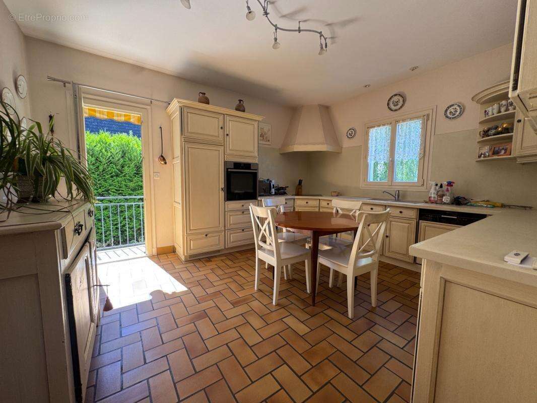 Maison à vendre 6 pièces SAINT CYR SUR LOIRE (37) - photo 6