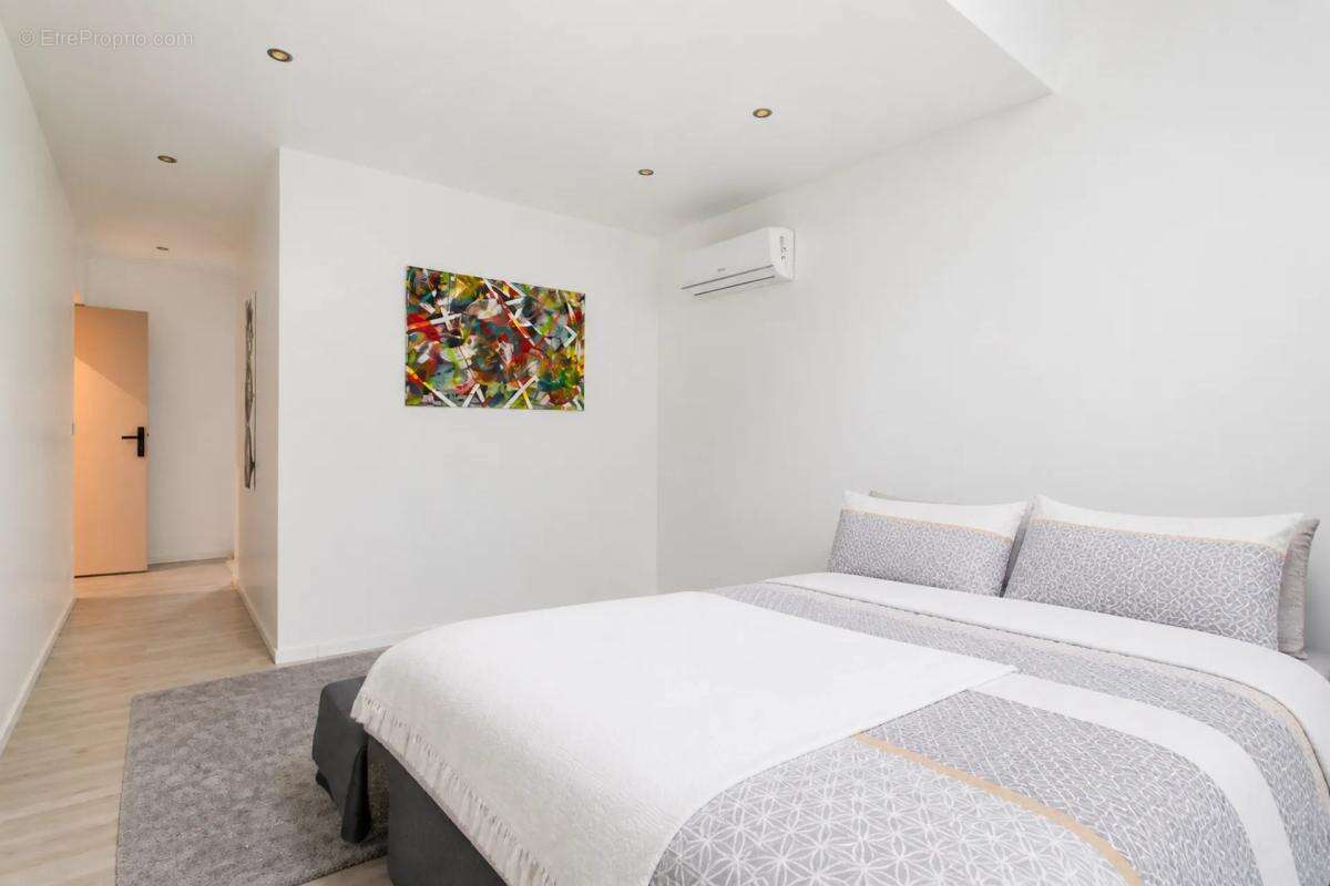 Maison rénovée de 285 m² avec 3 logements à Tourcoing - photo 10