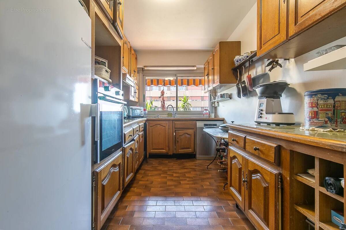 Appartement à MARSEILLE-6E