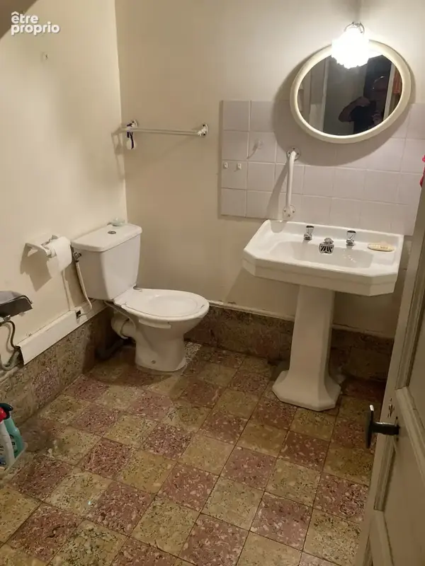 Propriété exceptionnelle en bord de rivière avec 3 appartements, grands garages et magnifique jardin à Axat - photo 7