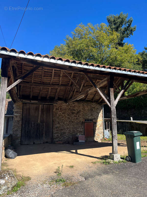 Maison à CONDAT-SUR-VIENNE