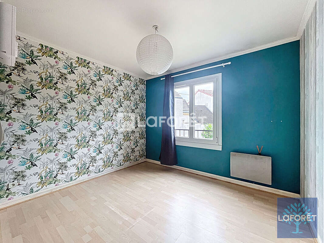 Maison à VIGNEUX-SUR-SEINE