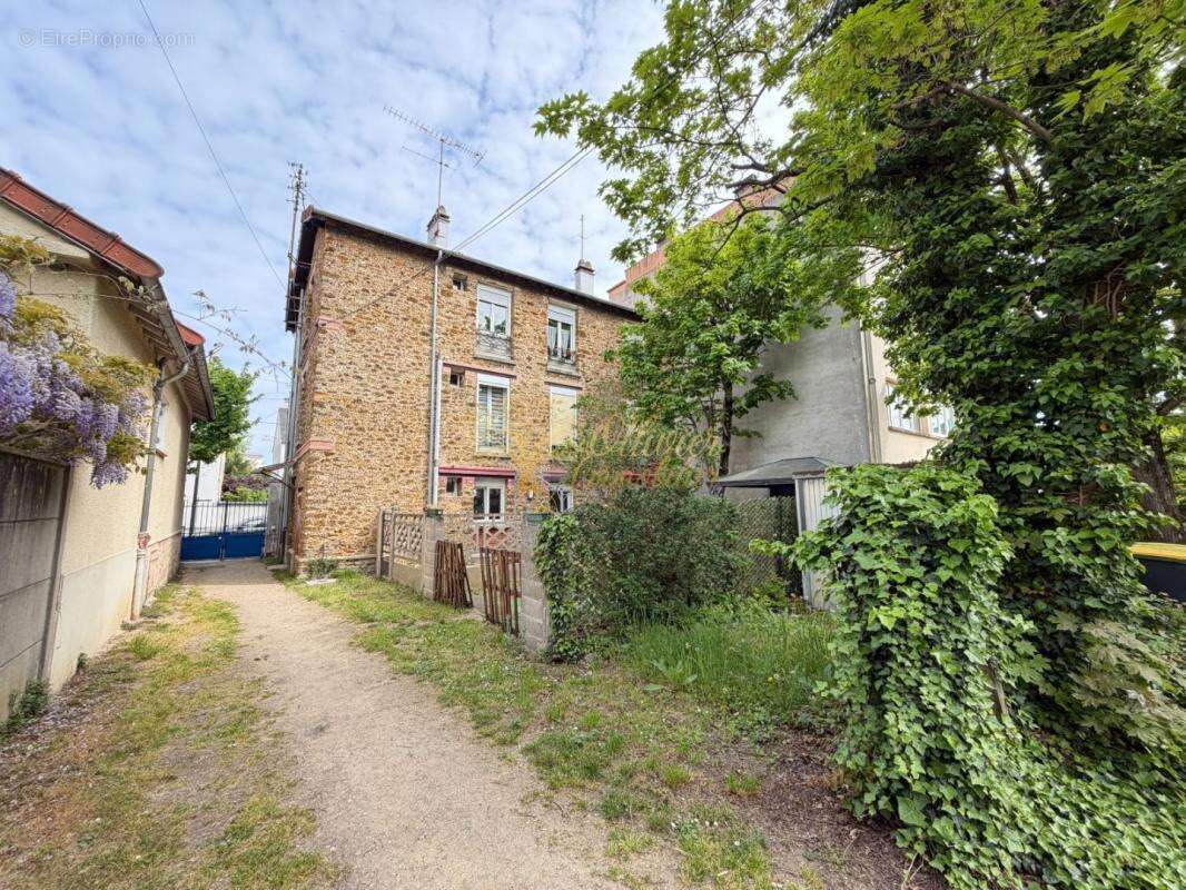 Appartement à SAINT-MAUR-DES-FOSSES
