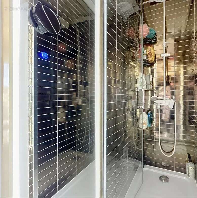 Appartement à LEVALLOIS-PERRET