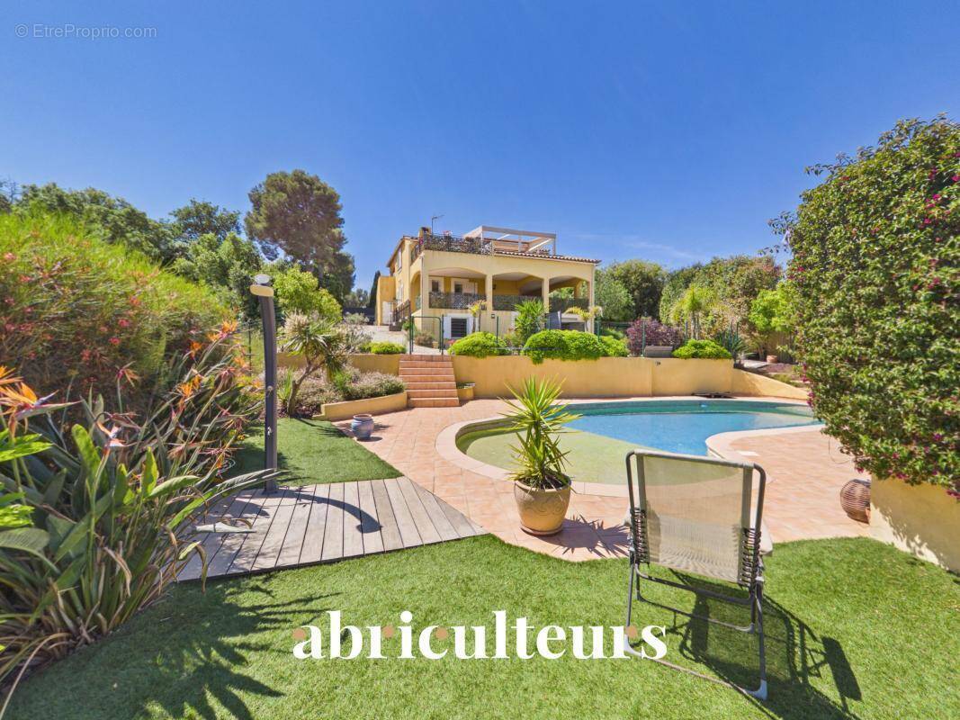 Maison à SIX-FOURS-LES-PLAGES