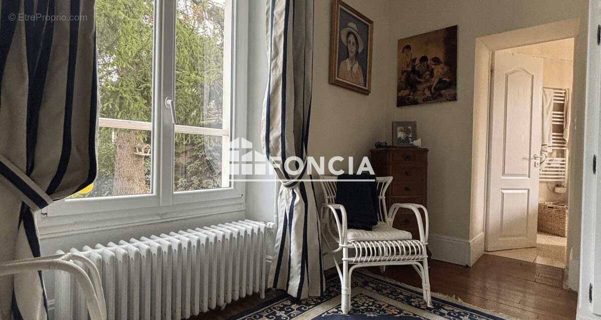 Maison à MONTEREAU-FAULT-YONNE