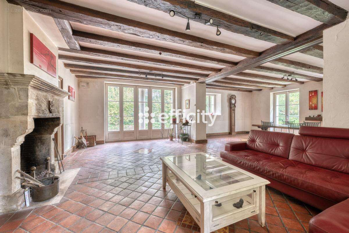 Maison 270 m² à Saints  - photo 4