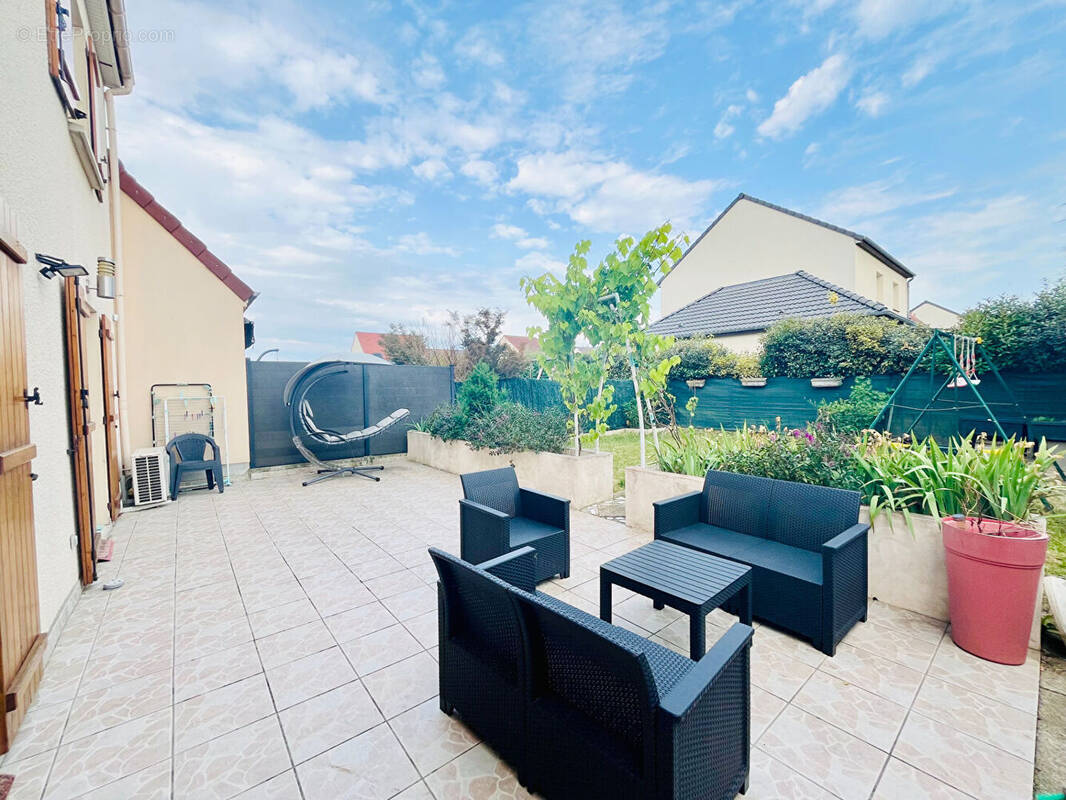 Maison à LA CHAPELLE-SAINT-MESMIN