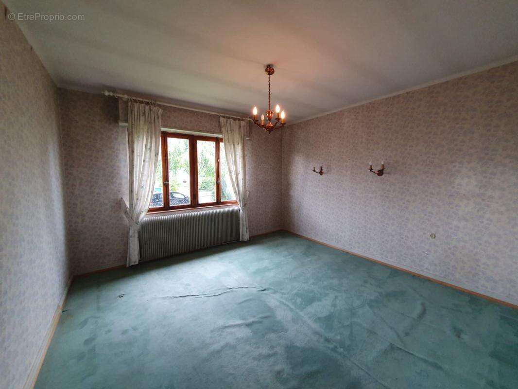 REICHSTETT – Une maison familiale pleine de charme et de possibilités, à seulement 10 minutes de Strasbourg - photo 11