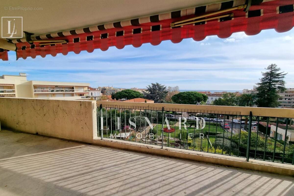 Appartement à VALLAURIS