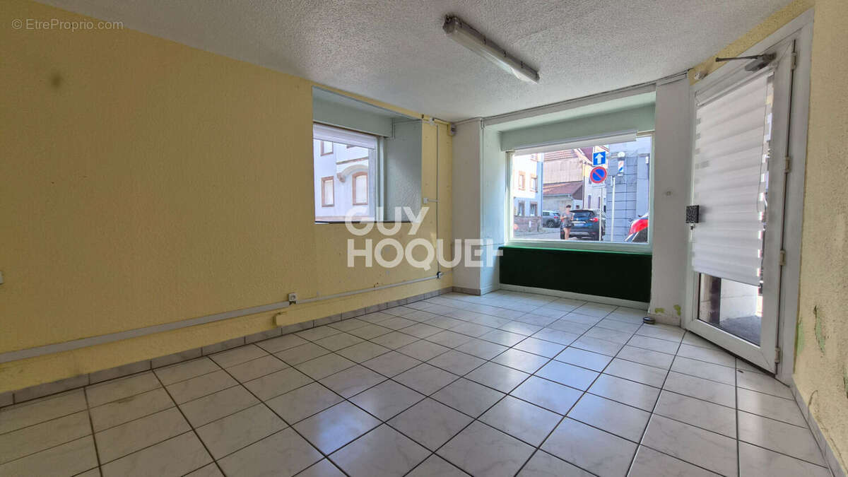 À vendre Local commercial de 32,5 m² au coeur de Cernay - photo 2