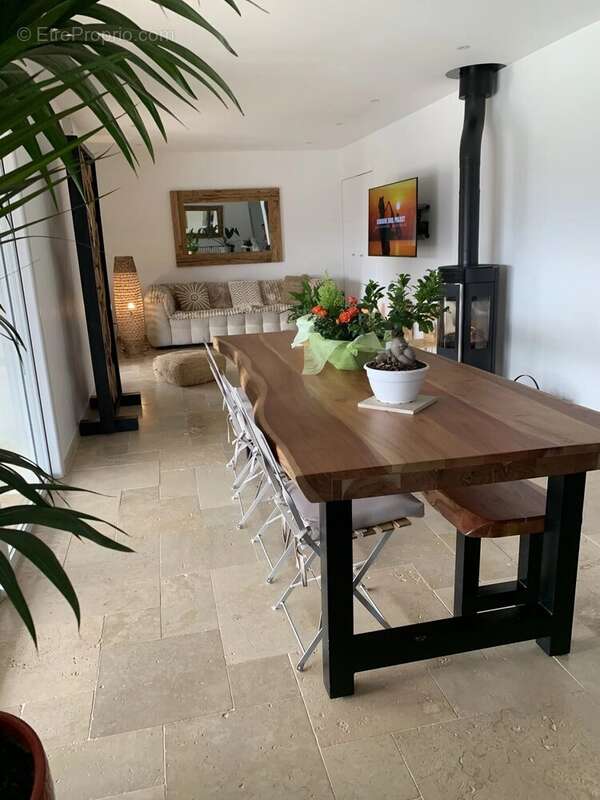 Maison à SAINTE-ANASTASIE-SUR-ISSOLE