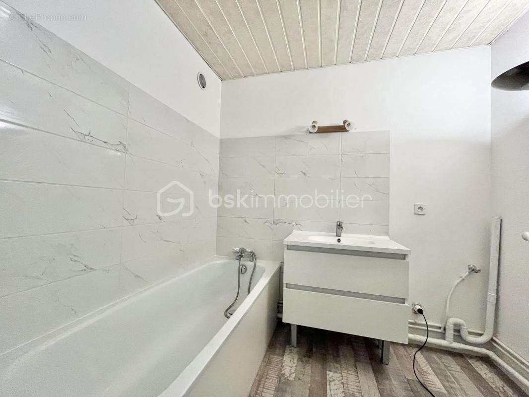 Appartement t3 69m2 avec balcon et box - photo 9