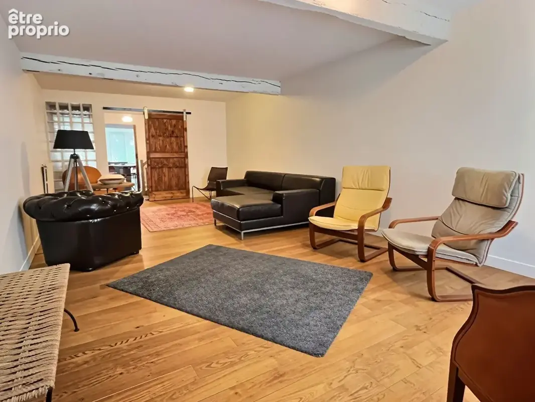 Villeneuve-sur-Lot, à deux pas du centre-ville, magnifique maison en pierre de 193 m² sur un terrain d'environ 180 m². Énorme co - photo 4