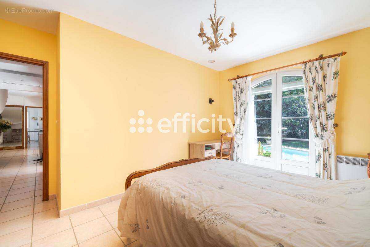 Maison à SAINT-GILLES