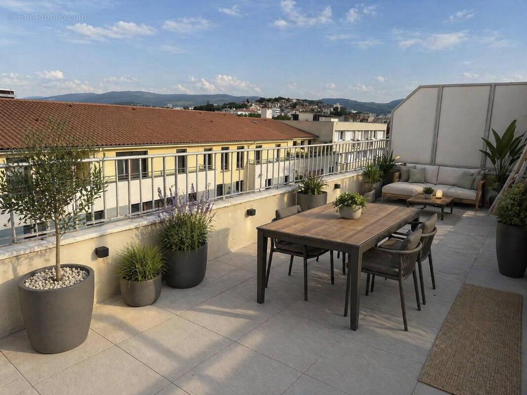 Appartement à SAINT-ETIENNE