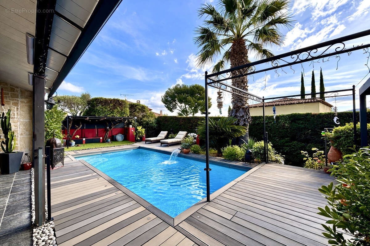 Maison à LA CADIERE-D'AZUR