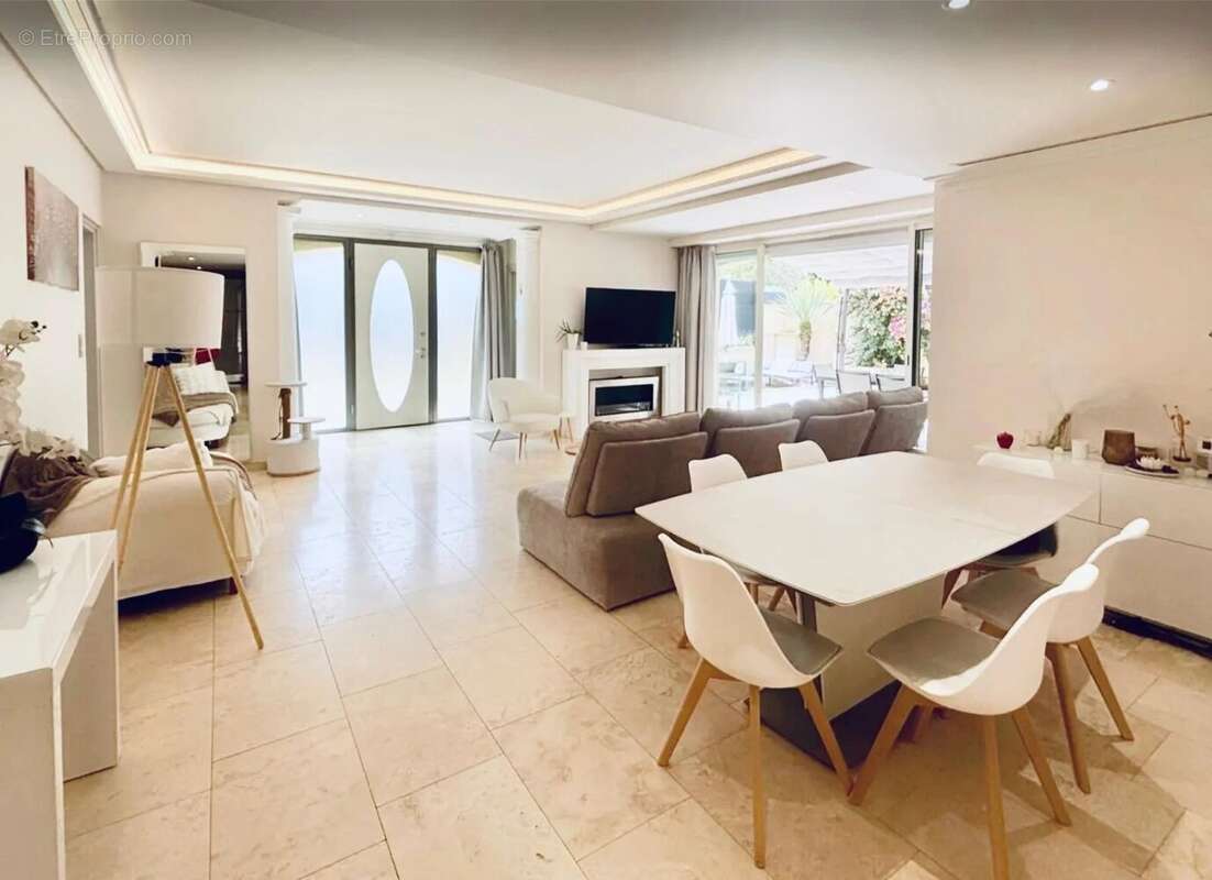 Maison à MOUGINS