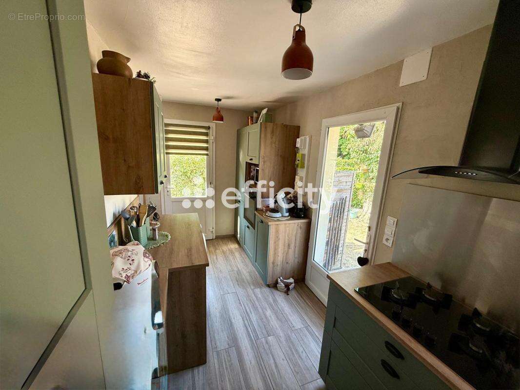 Maison 64 m² à Saint-Maximin  - photo 4