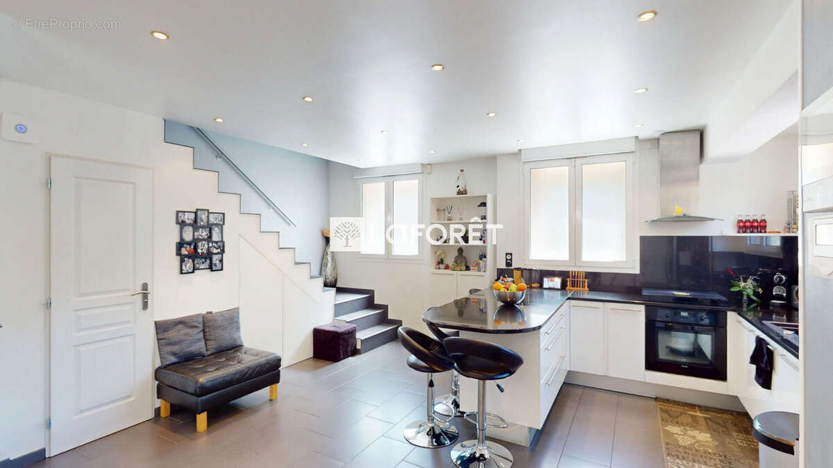 Maison à LE PERREUX-SUR-MARNE