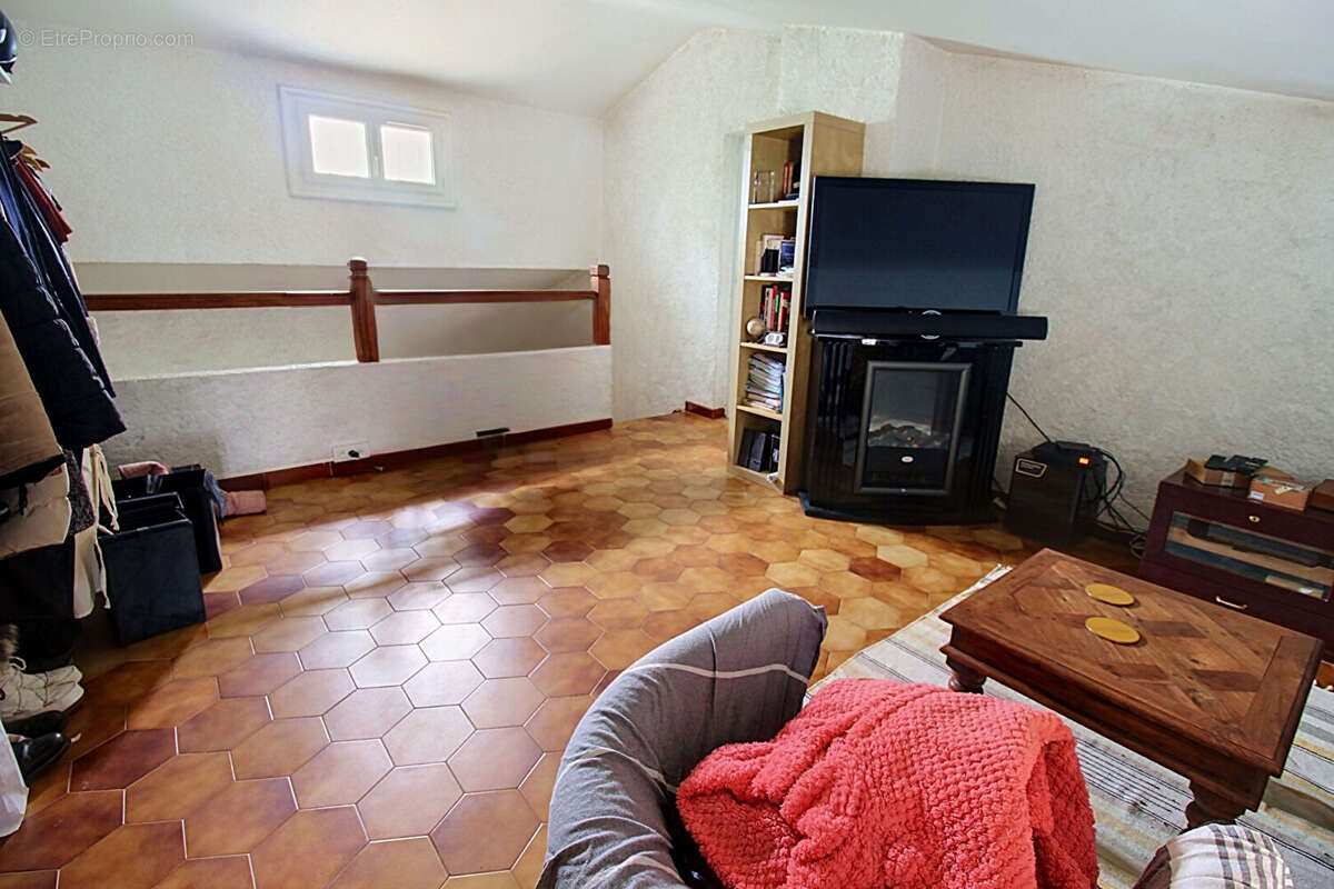 A VENDRE Maison 100 m² -  4 chambres - avec jardin - au coeur de Taradeau - photo 12