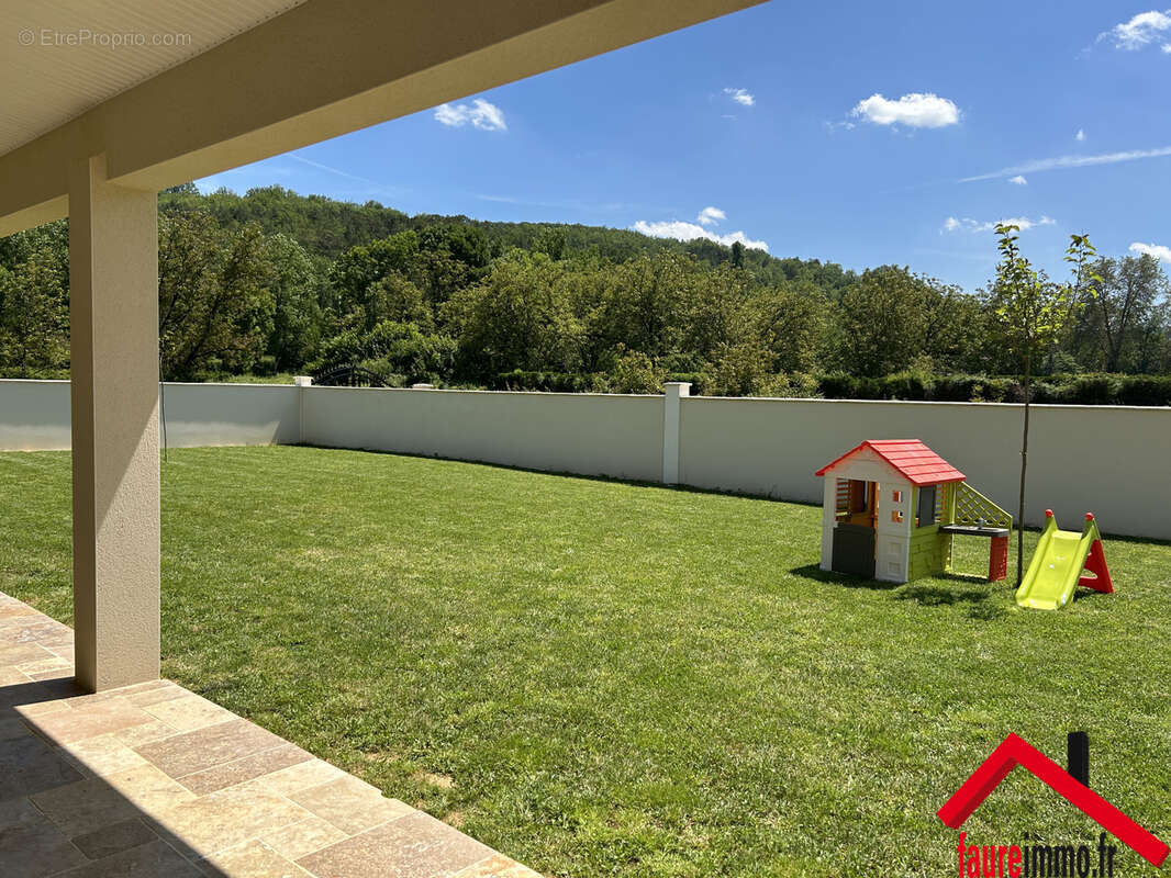 Maison à TERRASSON-LAVILLEDIEU