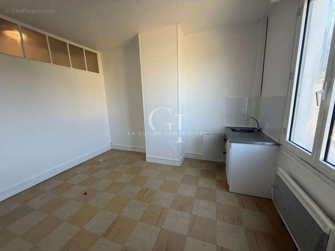 Maison 224 m² à La Menitre  - photo 6