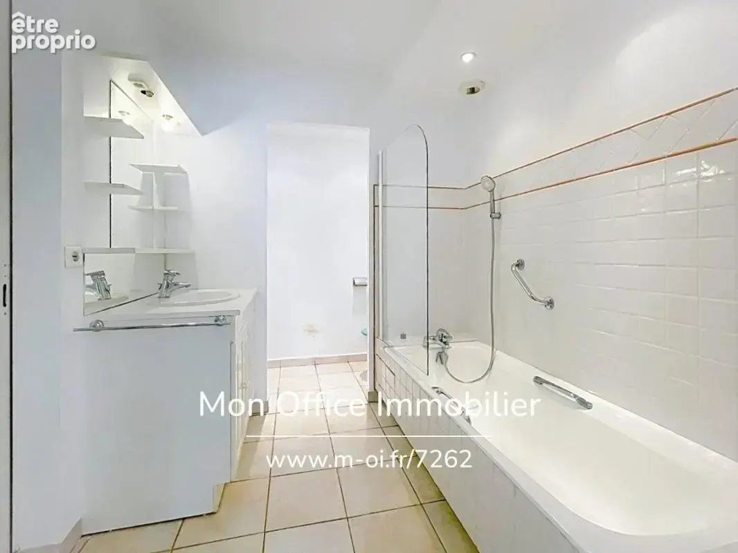 Référence : 7262-les - appartement t3 avec garage et grand jardin au centre du village de cogolin - photo 6