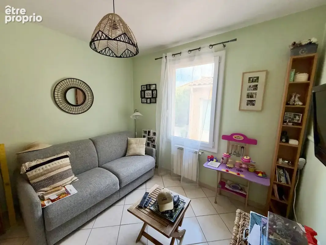 Nîmes Camplanier, belle villa T5 avec piscine sur terrain de 2100 m2 avec dépendance et mazet. - photo 7