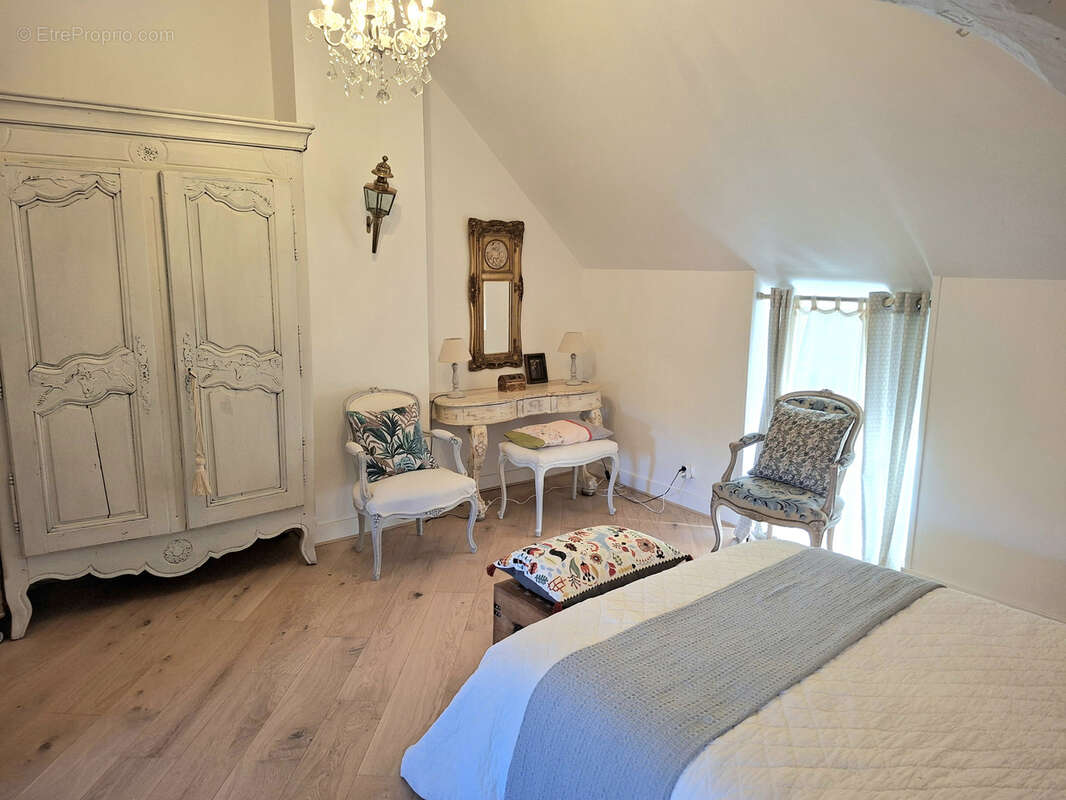 Maison de charme 5 pièces, au coeur du village et de ses  commerces - photo 10
