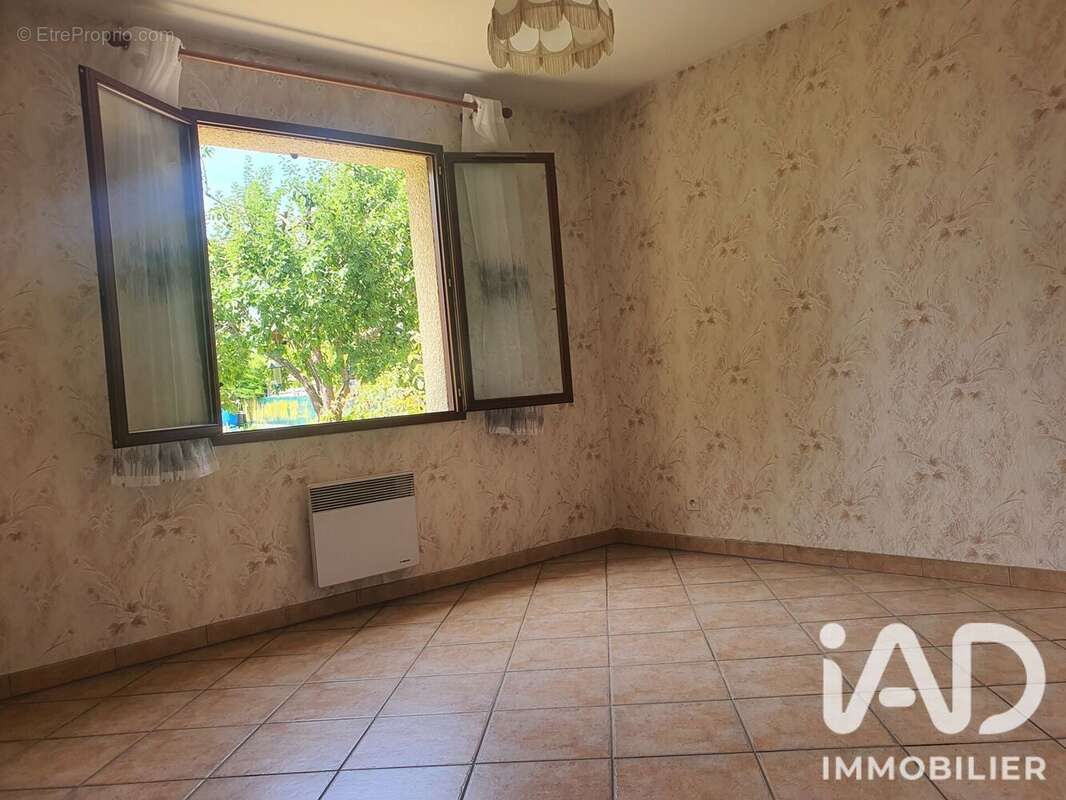 Maison 88 m² à Villeneuve-La-Guyard  - photo 3