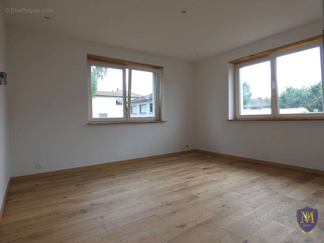 Kembs-loechlé au calme maison à fort potentiel de 180 m2 sur 7,75 ares de terrain - photo 4
