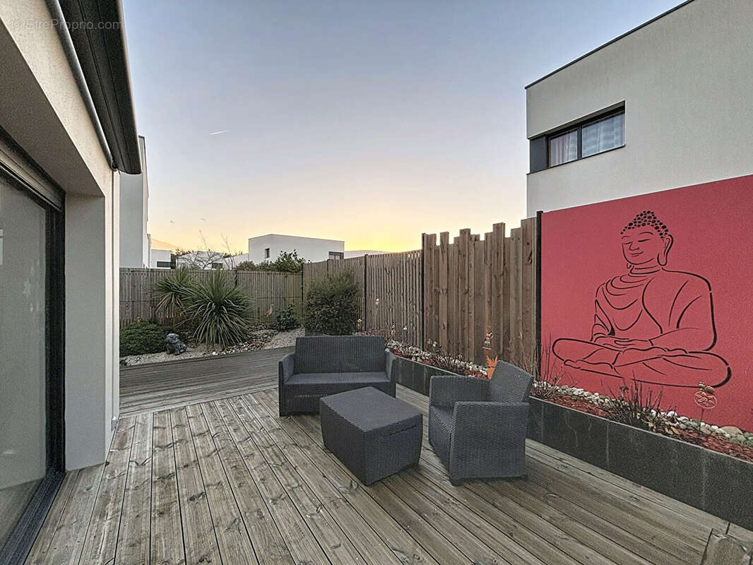 Maison à SAINT-JACQUES-DE-LA-LANDE