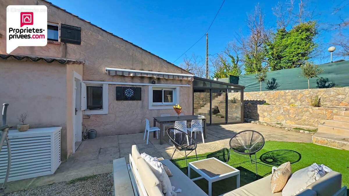 Maison à SAINT-CEZAIRE-SUR-SIAGNE