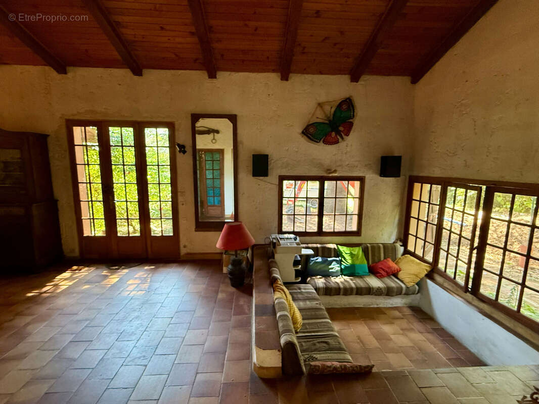 maison T6 de 135 m2 sur 1172 m2 de terrain - photo 12