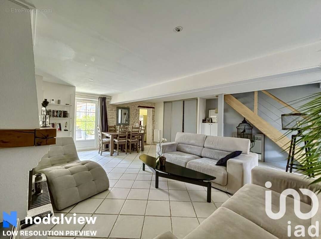 Maison 86 m² à La Jarrie  - photo 8
