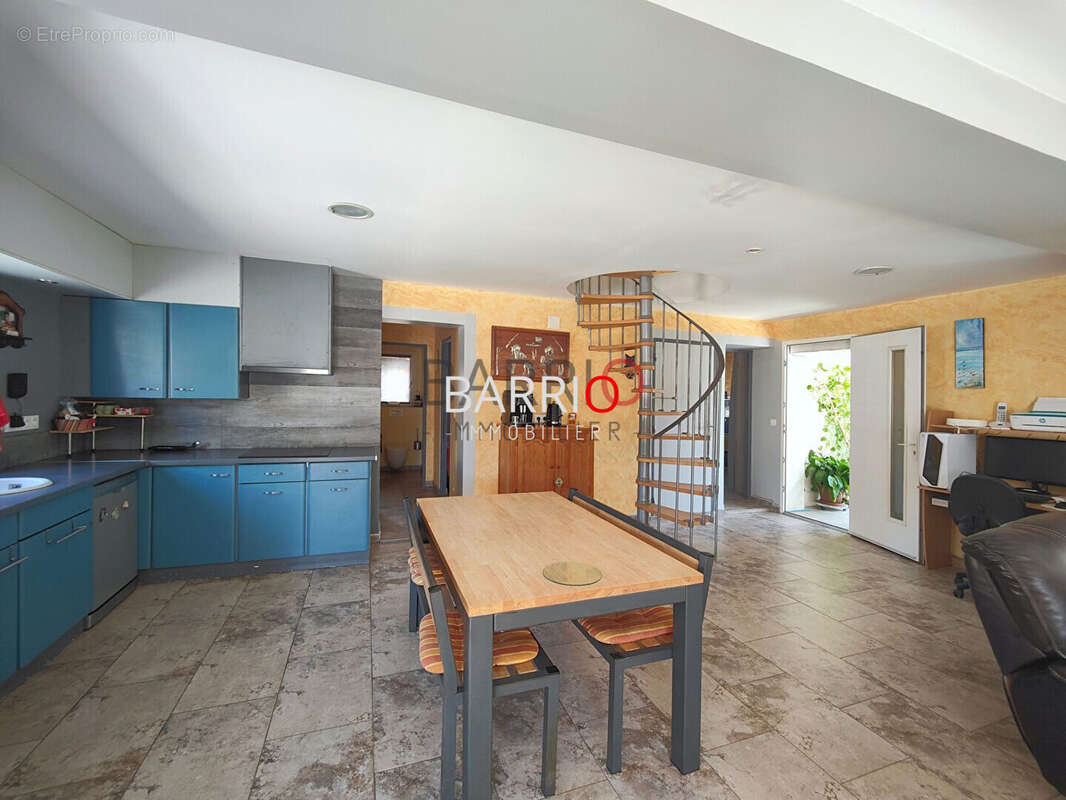 Maison à SAINT-GENIS-DES-FONTAINES