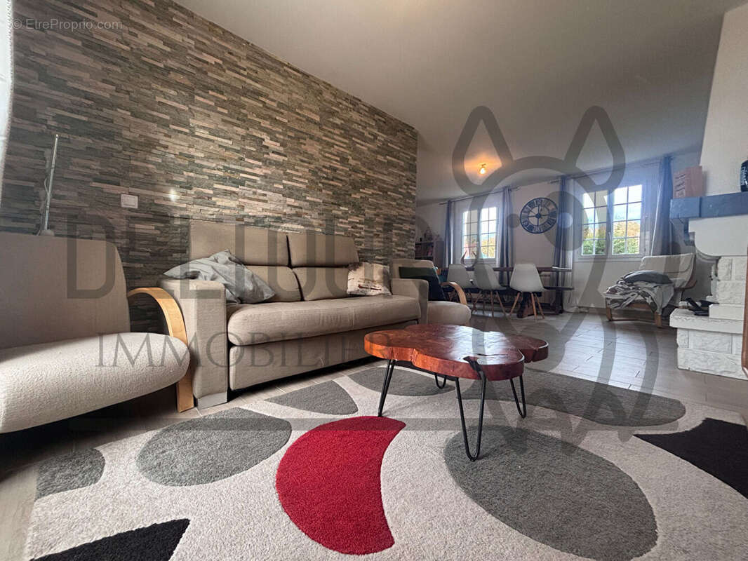 Maison à FAREMOUTIERS